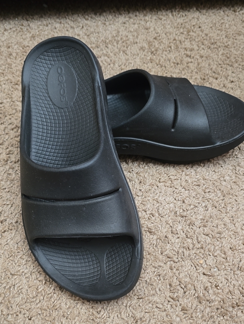 OOFOS Women's Size 7 Black Slide Sandals